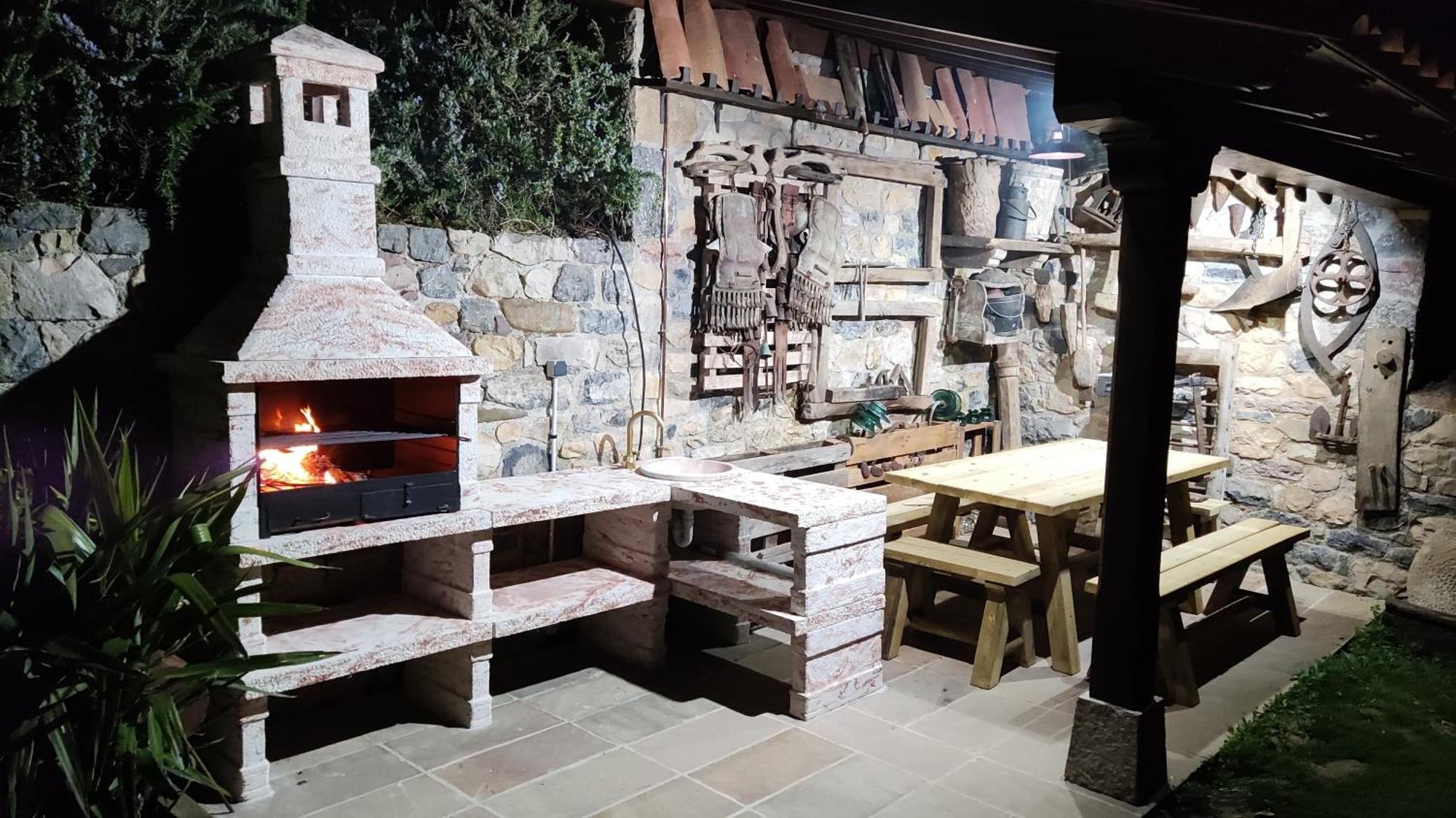 Heredad De La Cueste Llenin Exterior photo